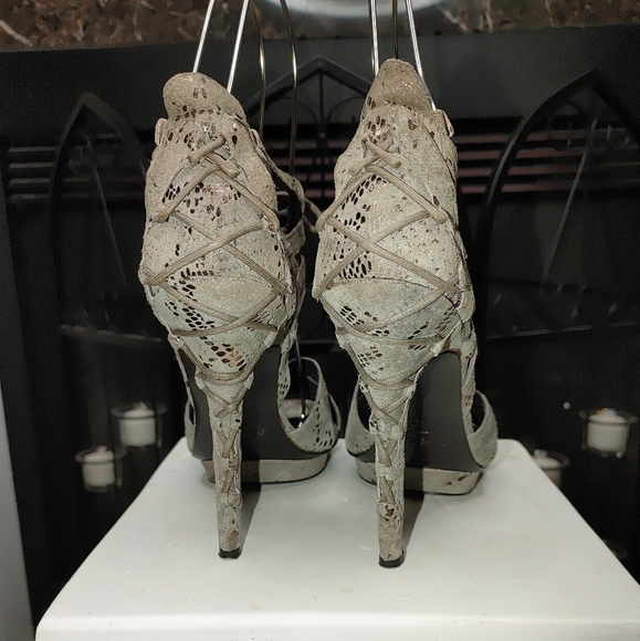 Elizabeth and James Stage Corset Gray/Gold Suede Heels 9B - Picture 6 of 11